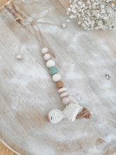 Lade das Bild in den Galerie-Viewer, Babyschalenanhänger Gans green