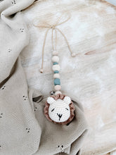 Lade das Bild in den Galerie-Viewer, Babyschalenanhänger little lion