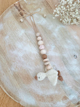 Lade das Bild in den Galerie-Viewer, Babyschalenanhänger Gans powder rose