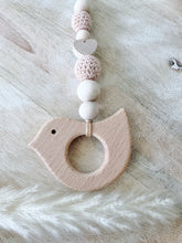 Lade das Bild in den Galerie-Viewer, Babyschalenanhänger Vogel