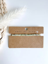 Lade das Bild in den Galerie-Viewer, Armband Naturstein sage