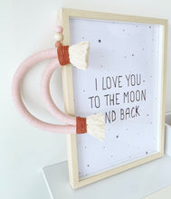 Lade das Bild in den Galerie-Viewer, Makramee Mond rosa