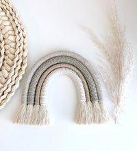 Lade das Bild in den Galerie-Viewer, Makramee Regenbogen greige