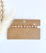 Lade das Bild in den Galerie-Viewer, Armband Naturstein taupe brown & rose peach