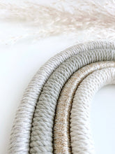 Lade das Bild in den Galerie-Viewer, Makramee Regenbogen greige
