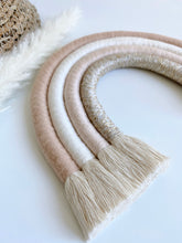 Lade das Bild in den Galerie-Viewer, Makramee Regenbogen powder